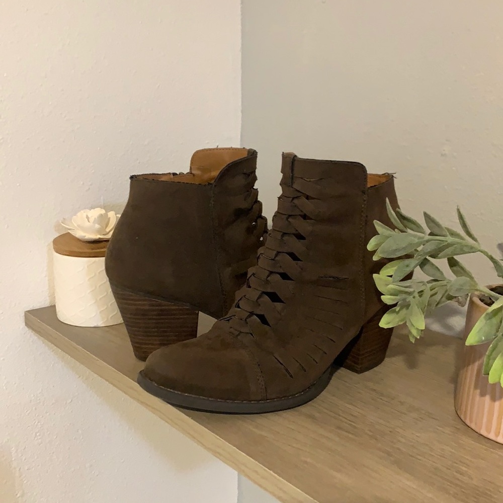 Mossimo  ankle booties